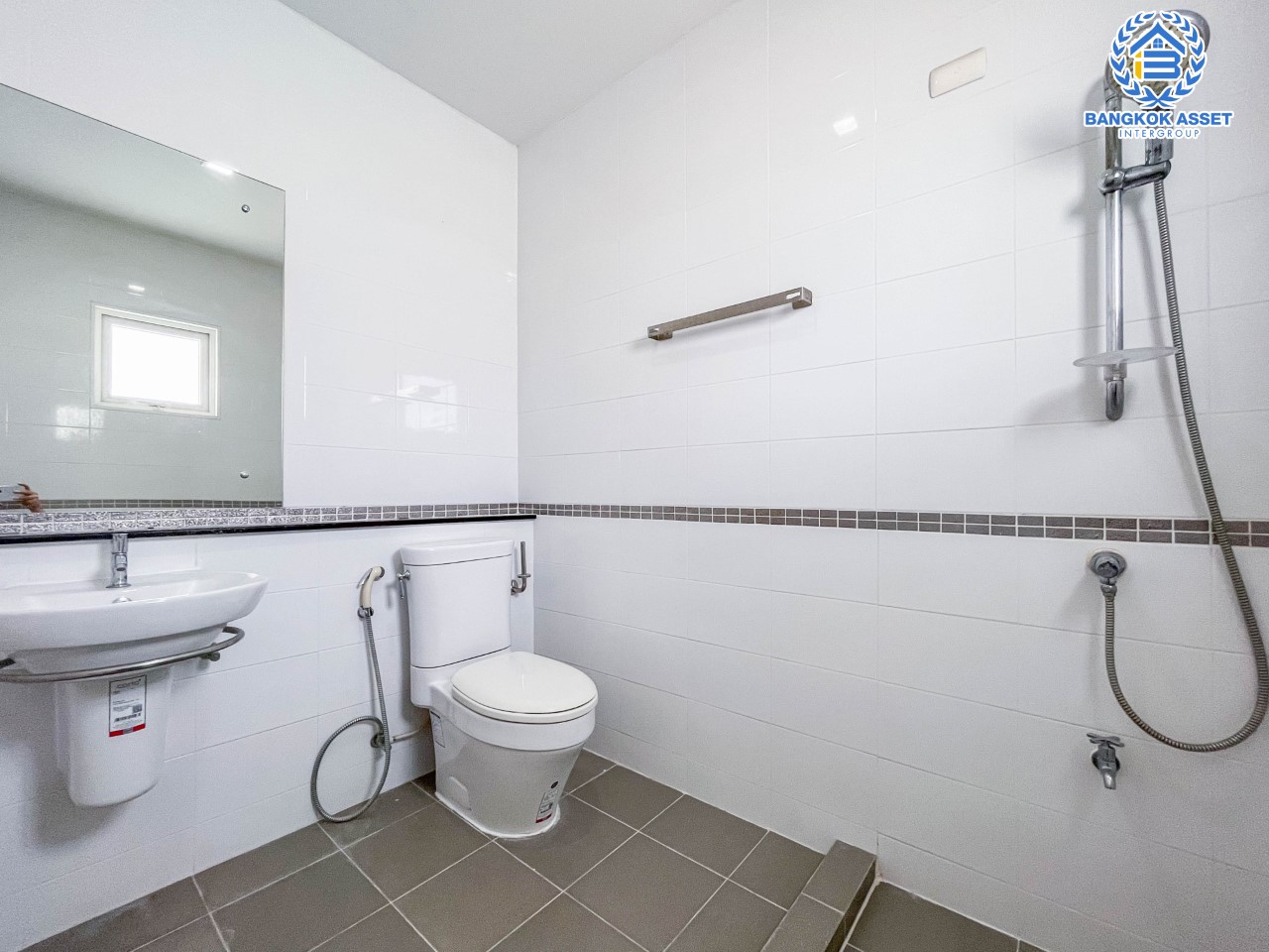 *****บ้านเดี่ยวมือสอง ย่านนนทบุรี ม.เพอร์เฟคเพลส รัตนาธิเบศร์ บ้านเดี่ยว หลังมุม จากแบรนด์ Property Perfect เนื้อที่ 58.1 ตร.ว. ฟังก์ชัน 3 ห้องนอน 3 ห้องน้ำ 2 ที่จอดรถ บนที่สุดแห่งทำเลโซนเมือง เชื่อมต่อทุกการเดินทาง ใกล้เซ็นทรัลรัตนาธิเบศร์ จุดขึ้นทางด่วน "งามวงศ์วาน" และรถไฟฟ้า"สถานีไทรม้า"